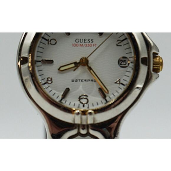 Guess Genuine Quartz Two Tone Analog Ladies Watch New Battery - Picture 3 of 6